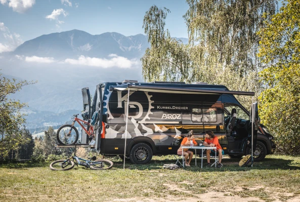 PAROZ AG-Kastenwagen-Campingbus-Umbau- Folierung- Medienbericht- Testbericht- Bike- Bikebus- Bikeausbau