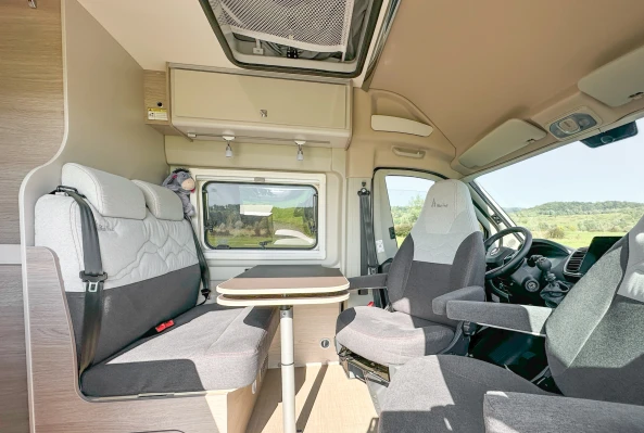 PAROZ AG- Kastenwagen - Camper-Innenraum-Frauenfeld